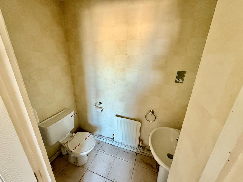 Lot: 162 - VACANT HOUSE IN GATED DEVELOPMENT - Bedroom two's en-suite